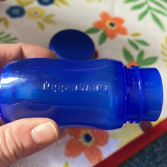 Tupperware 3 oz container - Picture 2 of 3